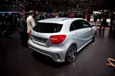 awww.autoblog.nl_gallery_0_Beurzen_Geneve_2012_Mercedes_A_Klas1b3fc8e2366463d444c2f836f444cd86.webp