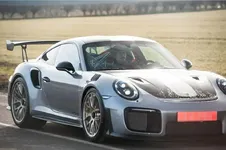manchester-united-s-zlatan-ibrahimovic-now-drives-a-2018-porsche-911-gt2-rs-124242_1.webp