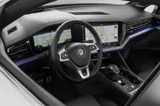 new-touareg-white-interior-18.webp