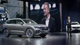 2019-vw-touareg.webp