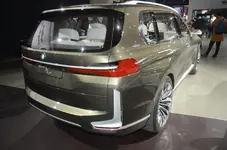 BMW-X7-iPerformance-5.webp