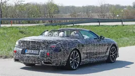 bmw-8-series-convertible-spy-shots.webp