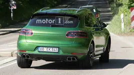 porsche-macan-refresh-spy-shots.webp