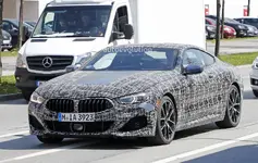 bmw-m850i-shows-new-blue-grey-paint-during-testing-125577_1.webp