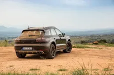 80-porsche-macan-prototype-2018-static-rear.webp