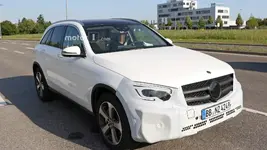 2019-mercedes-glc-facelift-spy-photo.webp