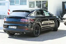spy-photos-2020-porsche-cayenne-coupe-is-elegant-with-a-dash-of-sportiness_6-jpg.webp