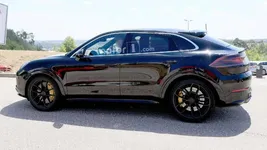 2020-porsche-cayenne-coupe-spy-photo.webp