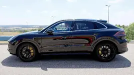 2020-porsche-cayenne-coupe-spy-photo.webp