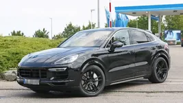 2020-porsche-cayenne-coupe-spy-photo.webp