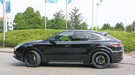 2020-porsche-cayenne-coupe-spy-photo.webp