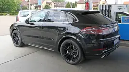2020-porsche-cayenne-coupe-spy-photo.webp