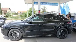 2020-porsche-cayenne-coupe-spy-photo.webp