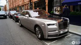 rolls-royce-phantom-viii-c320220072018185504_2.webp