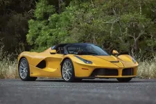14-ferrari-laferrari-aperta-print-itzkirb-photography.webp
