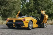 19-ferrari-laferrari-aperta-print-itzkirb-photography.webp