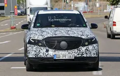 15e7496d-mercedes-eq-c-major-camo-drop-2.webp