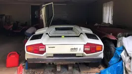 grandmas-lamborghini-countach.webp