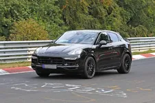 2020-porsche-cayenne-coupe-hits-nurburgring-prototype-shows-active-rear-wing_1.webp