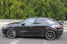2020-porsche-cayenne-coupe-hits-nurburgring-prototype-shows-active-rear-wing_4.webp