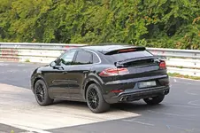 2020-porsche-cayenne-coupe-hits-nurburgring-prototype-shows-active-rear-wing_6.webp