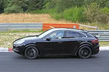 2020-porsche-cayenne-coupe-hits-nurburgring-prototype-shows-active-rear-wing_12.webp