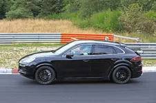 2020-porsche-cayenne-coupe-hits-nurburgring-prototype-shows-active-rear-wing_12.webp
