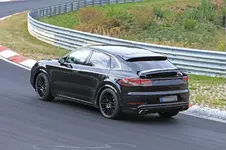 2020-porsche-cayenne-coupe-hits-nurburgring-prototype-shows-active-rear-wing_13.webp