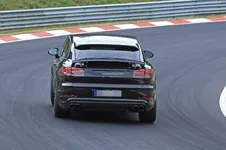 2020-porsche-cayenne-coupe-hits-nurburgring-prototype-shows-active-rear-wing_15.webp