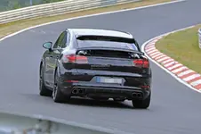 2020-porsche-cayenne-coupe-hits-nurburgring-prototype-shows-active-rear-wing_19.webp