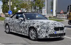 new-bmw-4-series-convertible-spotted-in-traffic-shows-soft-top-and-z4-grille_4.webp