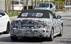 new-bmw-4-series-convertible-spotted-in-traffic-shows-soft-top-and-z4-grille_14.webp