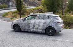 renault-clio-fotos-espia-201850037_11.webp
