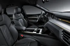 3-audi-e-tron-official-reveal-cabin.webp