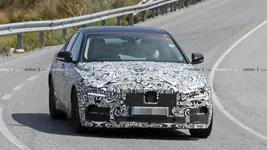 jaguar-xe-facelift-spy-photo.webp