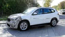bmw-x1-refresh-spy-photos.webp