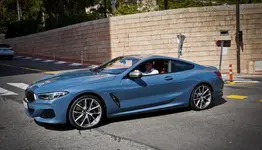 bmw-m850i-xdrive-2019-c870415092018191244_7_1.webp