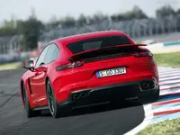 Porsche-Panamera_GTS-2019-800-05.webp