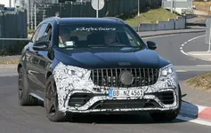 236dcb09-2019-mercedes-amg-glc63-facelift-spy-13.webp