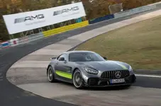 90-mercedes-amg-gt-2018-la-reveal-carousel.webp