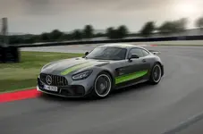 88-mercedes-amg-gt-2018-la-reveal-track-front.webp