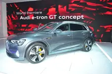 181d9c8c-audi-etron-suv-la-livepics-2.webp