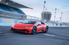 23-lamborghini-huracan-evo-2019-fd-track-front.webp