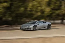 lamborghini-huracan-evo-grigio-artis_094.webp