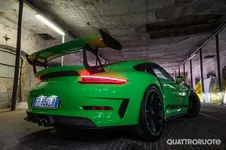 2019-Porsche-911-GT3-RS-19.webp