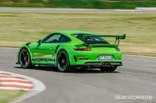 2019-Porsche-911-GT3-RS-10.webp