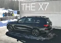2-bmw-x7.webp