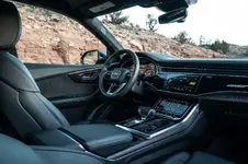 2019-audi-q8_100689712_h.webp