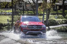2020-mercedes-benz-gle-class_100679364_h.webp