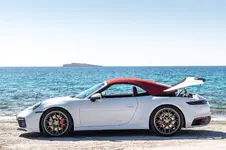 fabf74cd-2020-porsche-911-cabriolet-6.webp